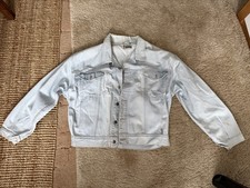 Hellblaue Jeansjacke von