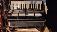 Akkordeon Hohner Morino IV 120, Cassotto, Schwarz neues Lagerinstrument