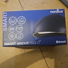 Graue Smart Außenleuchte