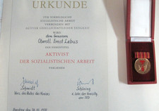 DDR Orden Aktivist der sozialistischen Arbeit kleiner Held der Arbeit Urkunde