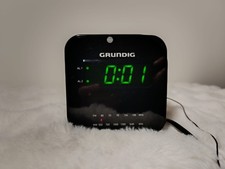 GRUNDIG SONOCLOCK 590 Radiowecker Uhrenradio - Anzeige grün - Würfel Cube