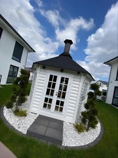 Weiße Grillkota Grillhaus