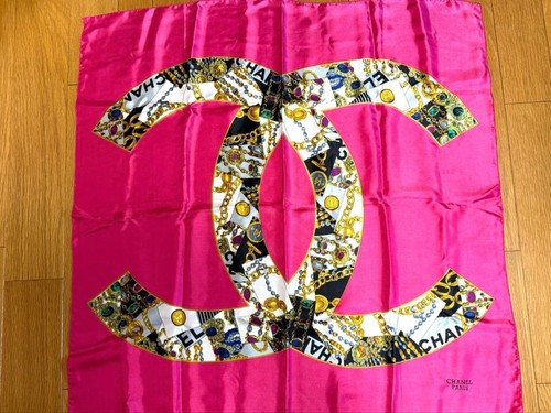 Chanel unbenutztes seidentuch - chanel,