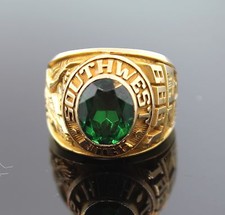 HIGH SCHOOL RING AUS 416er GELBGOLD MIT GRÜNEM FARBSTEIN Wert EUR 2590,-