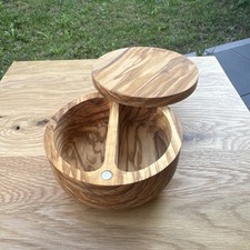 Gewürzdose aus Olivenholz mit