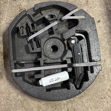 VW Touran 1T Werkzeugmulde