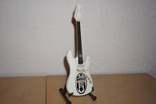 25cm Mini Guitar White Juventus Fenda Strat Wohnraum Deko Sammler  (6-07)