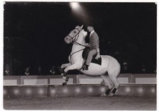 Foto-AK Zirkus Circus Barum Foto Pressefoto 1964 Althoff auf Pferd in der Manege