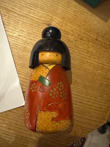 Japanische kokeshi holzpuppe - japanische,
