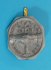 Frühe DDR Abzeichen 2 Jahre