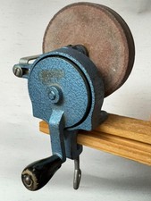 kl. rein mechanische Rundschleifmaschine, Schleifstein, alt Sammler BxH~11x20 cm