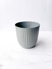 Zink-Übertopf mit Rillen