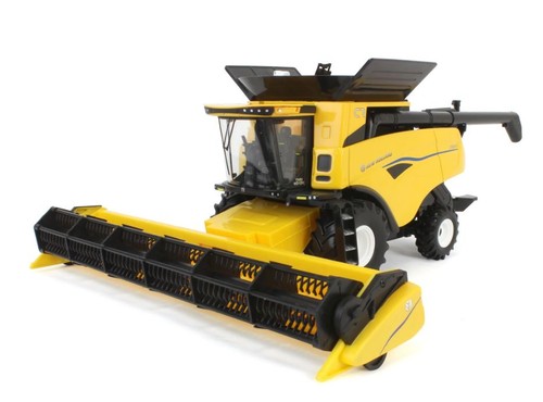 Ertl new holland cr8 - new,