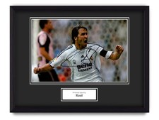 Raul Blanco handsigniert 16x12 gerahmt Foto Display Autogramm Real Madrid mit COA