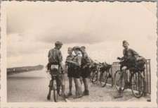 2 x Foto, junge Burschen in