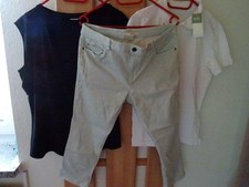 Esprit Stretch Capri 7/8 Hose  Gr. 42 Mint Farben weiß + 2 neutrale Oberteile