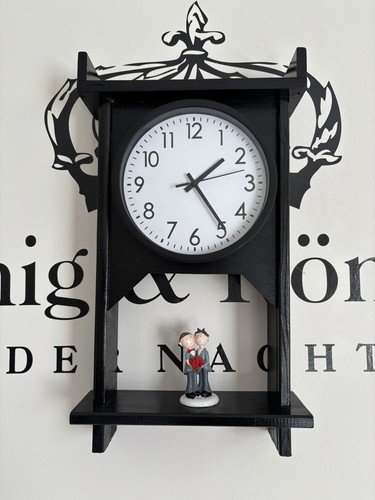 Klassische und moderne - , wanduhr
