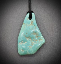 Echter NATUR-TÜRKIS +EDELSTEIN-ANHÄNGER + 55 Karat +gebohrt+ inkl. Lederband ☯T7