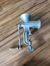 Alter Fleischwolf aus DDR-Zeit