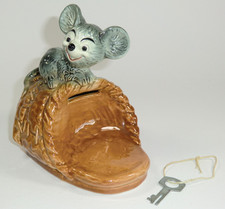 Goebel - Spardose, Motiv: Maus auf Hausschuh (Puschen), mit Schlüssel, 1975#8.25