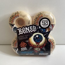 S046 - Skateboard  Bones STF