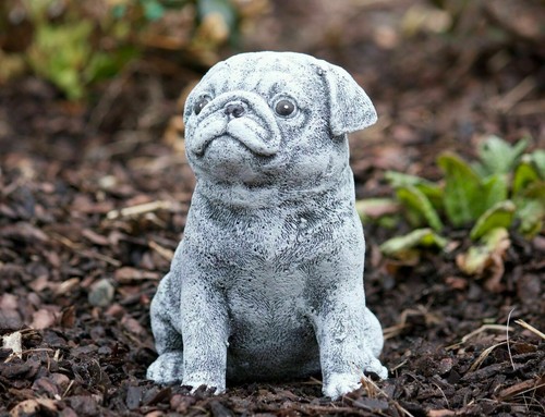 Frostfeste steinfigur mops - frostfeste,