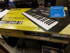 Yamaha PSR E423 Keyboard, Mit