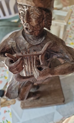 Holzfigur