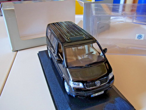 Volkswagen multivan bus - volkswagen,