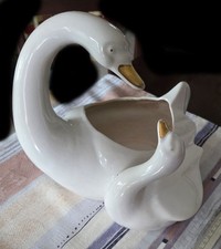 Pflanzentopf / Pflanzkübel / Blumentopf "Schwanenfamilie" Gartendekoration