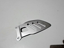 Suzuki  GSX-R 1000  K5  Fußrastenhalter Fersenschutz rechts