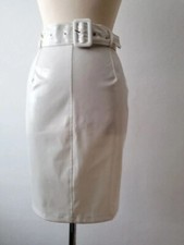 Lack Rock , knielang , eng