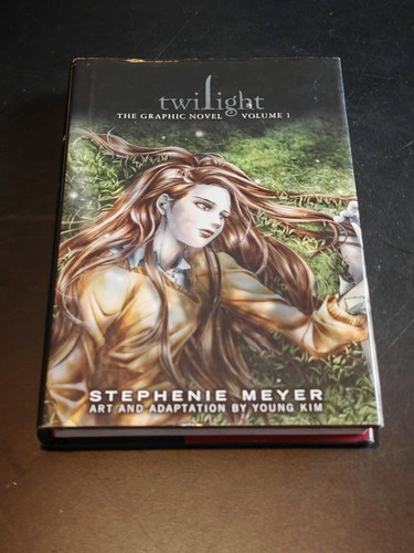 Twilight graphic novel - novel, volume