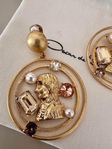 Oscar renta gold kamee - gold,