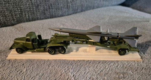 Espewe zil 157 mit rakete - zil,