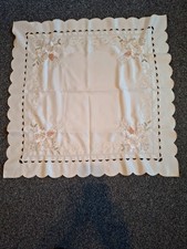 Weihnachtstischdecke Mitteldecke  bestickt mit Kerzen cremeweiß 80x80 cm