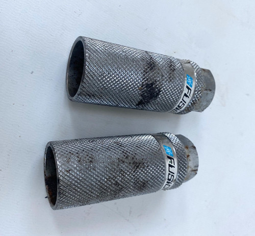 Haro fusion axle pegs - axle, old