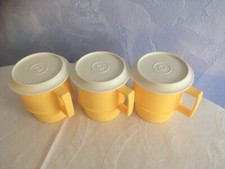 3er Set Tupperware, Henkel Kaffeebecher / Picknicktassen, vanillegelb m. Deckel