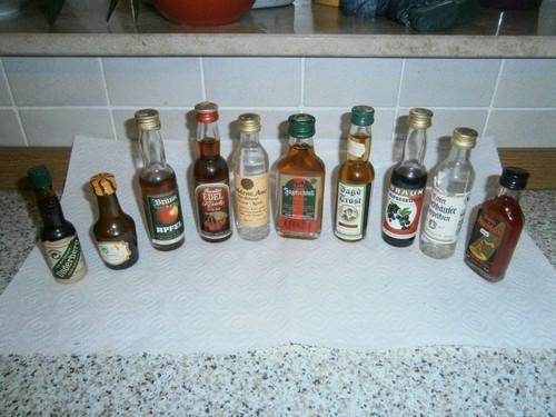 Sammlung miniaturflaschen - sammlung,