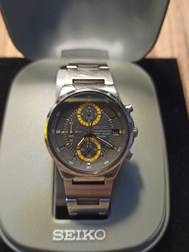 Seiko chronograph v657 0a10 - v657-0a10,
