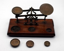 X-204 Kleine, antike Briefwaage mit Messinggewichten, England