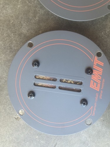 Infinity emit und polydome aus - und,