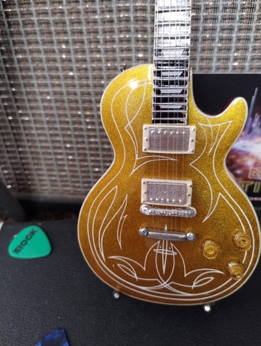 Billy gibbons pinstripe gibson - gibbons,