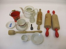 x-92518	Älteres Geschirr für die Puppenküche H: Blecheimer ca. 60mm