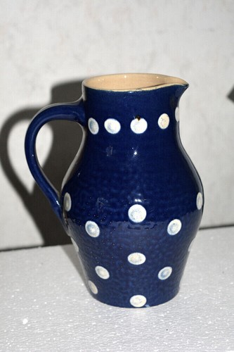 Alter krug wasser milch - krug, /