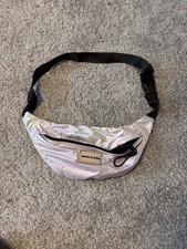 Schillernde Zara Bauchtasche