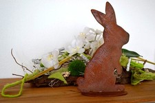 Hase mit aufgerichteten Ohren