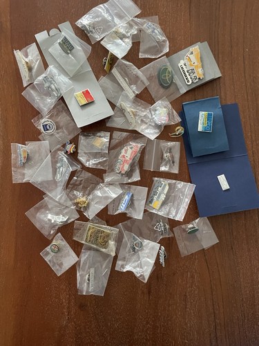 Konvolut pins anstecknadeln - konvolut, pins/anstecknadeln