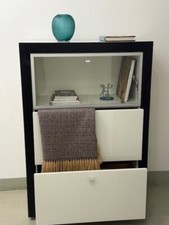 Hülsta Kommode - Hochglanz weiß mit Holzrahmen (Dunkel Eiche)