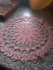 2x runde Häkeldeckchen